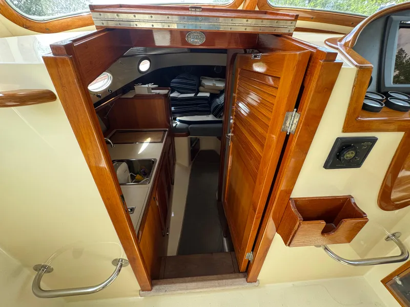 Slide: The Image of Hinckley Yachts Picnic Boat Classic 1999 - 20