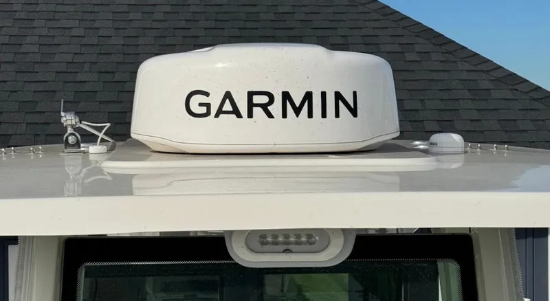 Slide: The Image of Sailfish 272CC 2022 - 10