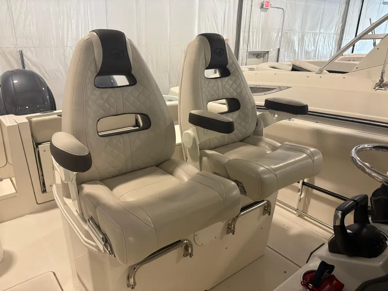 Slide: The Image of Sailfish 272CC 2022 - 12