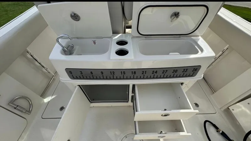 Slide: The Image of Sailfish 272CC 2022 - 15