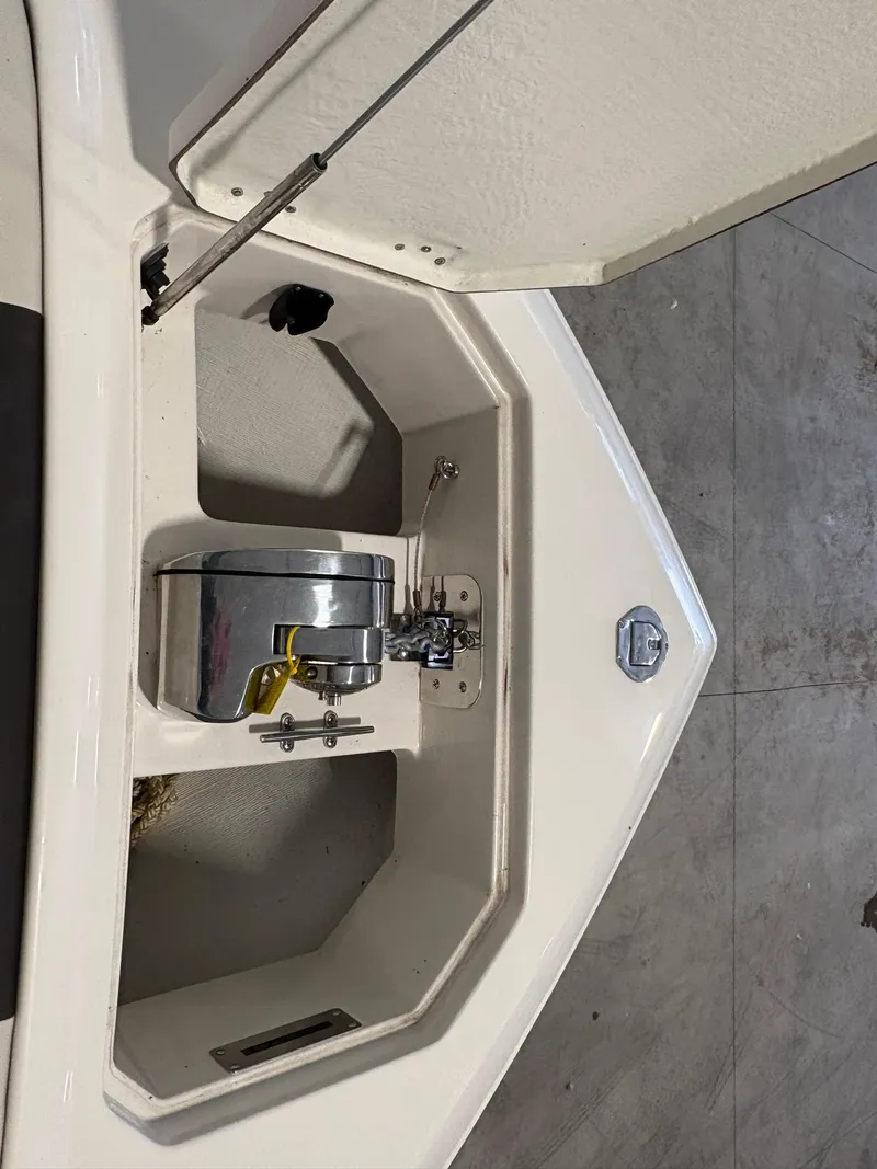 Slide: The Image of Sailfish 272CC 2022 - 3