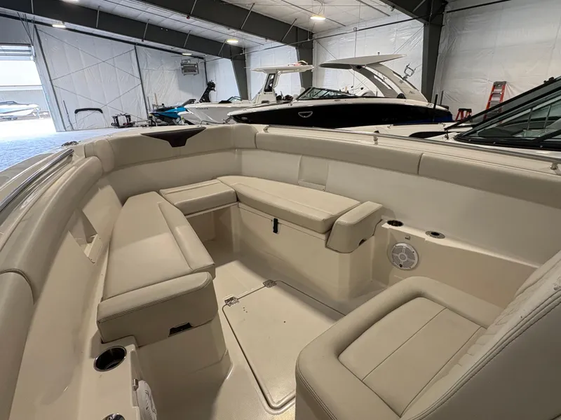 Slide: The Image of Sailfish 272CC 2022 - 6