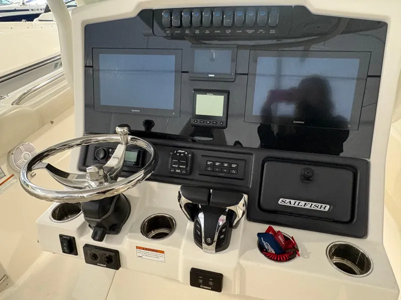 Slide: The Image of Sailfish 272CC 2022 - 7