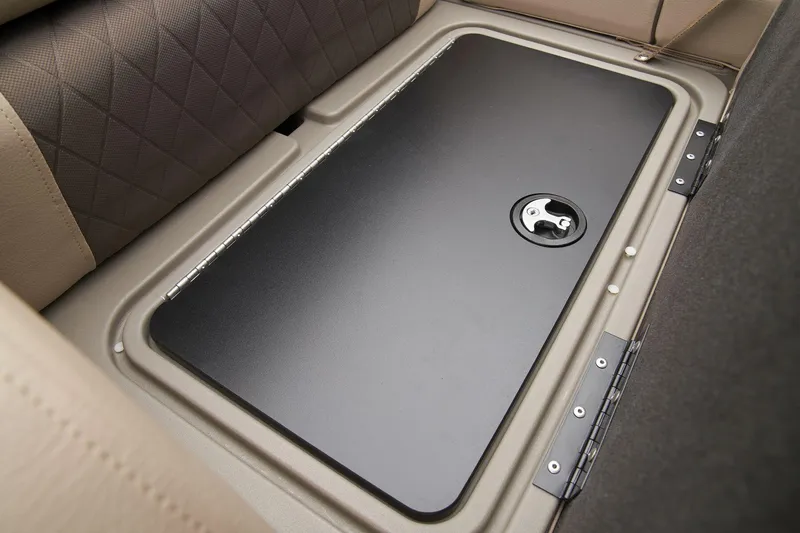 Slide: The Image of Sun Tracker Party Barge 22 RF DLX 2025 - 5