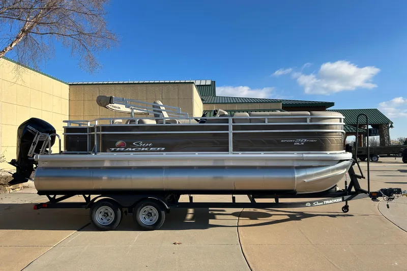 Slide: The Image of Sun Tracker SportFish 20 DLX 2025 - 85