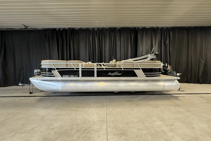 Slide: The Image of Smoker Craft SUNCHASER GENEVA22LD 2019 - 0