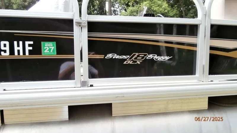 Slide: The Image of Sun Tracker Bass Buggy 2021 - 5