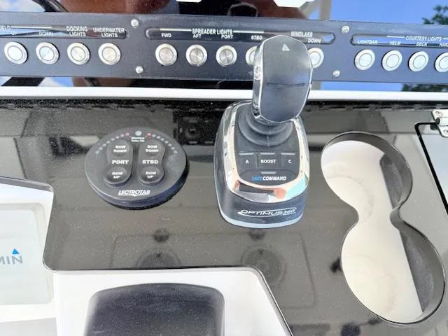 Slide: The Image of Everglades 335 Center Console 2018 - 11