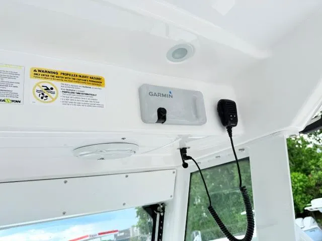 Slide: The Image of Everglades 335 Center Console 2018 - 12