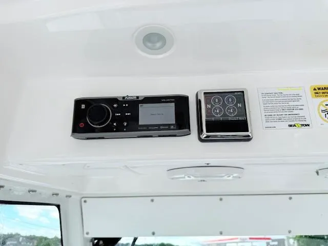 Slide: The Image of Everglades 335 Center Console 2018 - 13