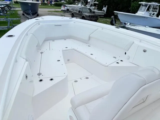 Slide: The Image of Everglades 335 Center Console 2018 - 16