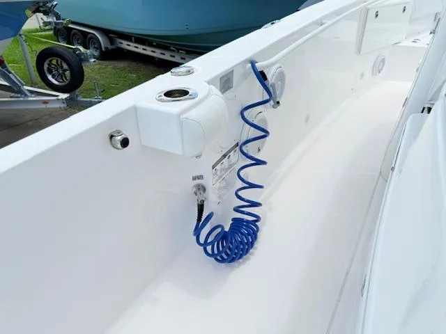 Slide: The Image of Everglades 335 Center Console 2018 - 6