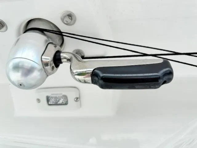 Slide: The Image of Everglades 335 Center Console 2018 - 8