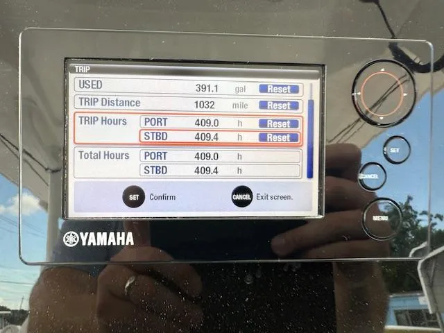 Slide: The Image of Everglades 335 Center Console 2018 - 9