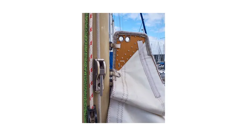 Slide: The Image of Winch and rope on 1992 Wauquiez Centurion 45 sailboat deck. - 18