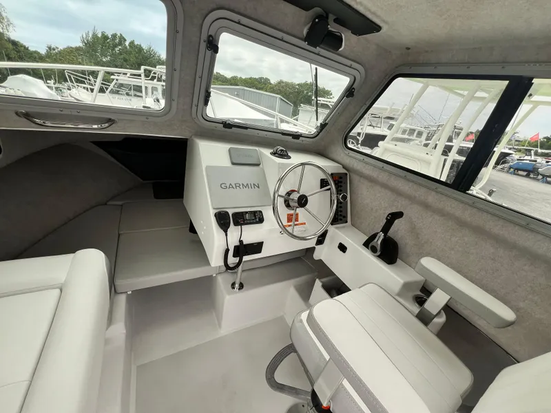 Slide: The Image of Parker 2120 Sport Cabin 2023 - 6