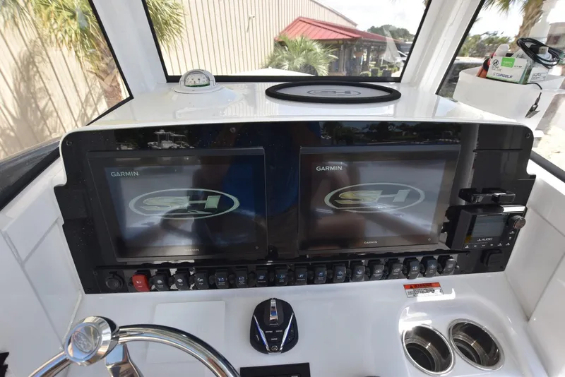 Slide: The Image of Sea Hunt Ultra 275 SE 2024 - 16