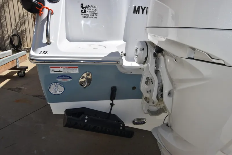 Slide: The Image of Sea Hunt Ultra 275 SE 2024 - 3