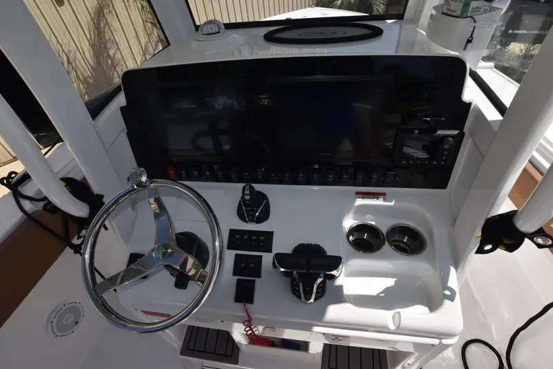 Slide: The Image of Sea Hunt Ultra 275 SE 2024 - 7