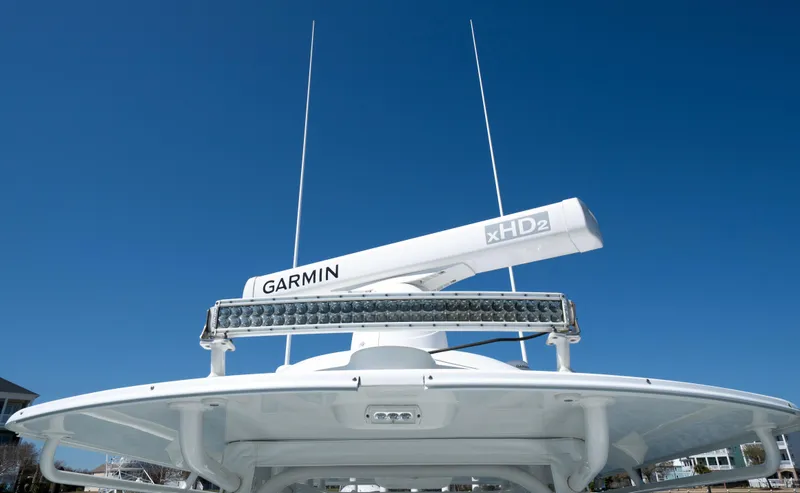 Slide: The Image of Yellowfin 32 Offshore 2018 - 12