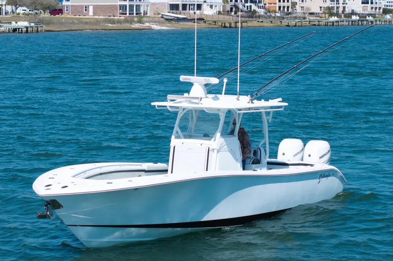 Slide: The Image of Yellowfin 32 Offshore 2018 - 14