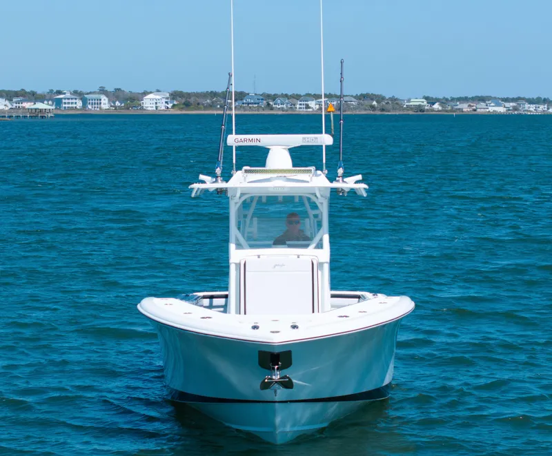 Slide: The Image of Yellowfin 32 Offshore 2018 - 15