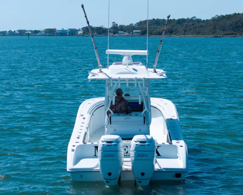 Slide: The Image of Yellowfin 32 Offshore 2018 - 18