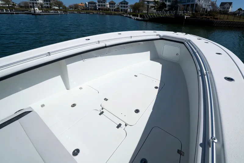 Slide: The Image of Yellowfin 32 Offshore 2018 - 6