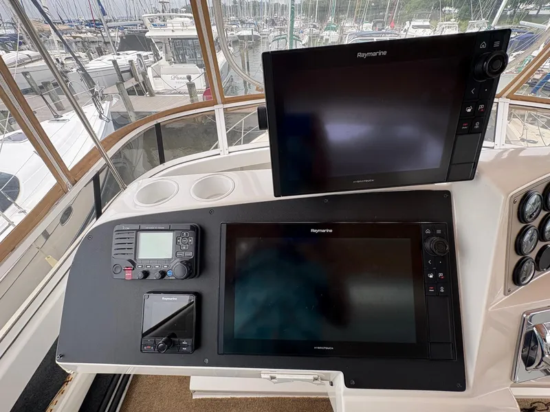 Slide: The Image of Carver Yachts 356 Motor Yacht 1999 - 14