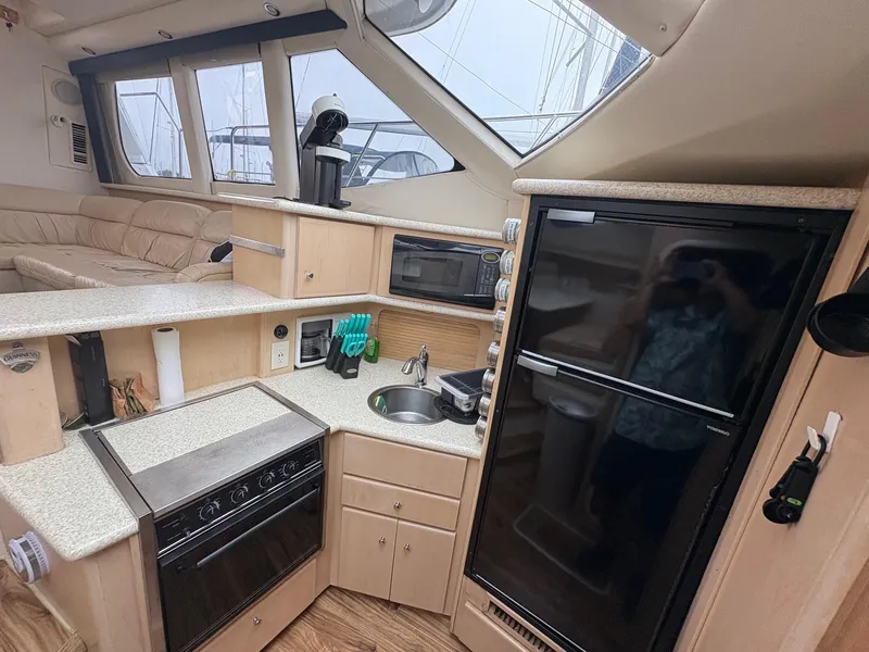 Slide: The Image of Carver Yachts 356 Motor Yacht 1999 - 33