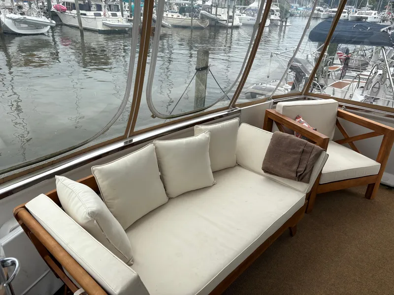 Slide: The Image of Carver Yachts 356 Motor Yacht 1999 - 5