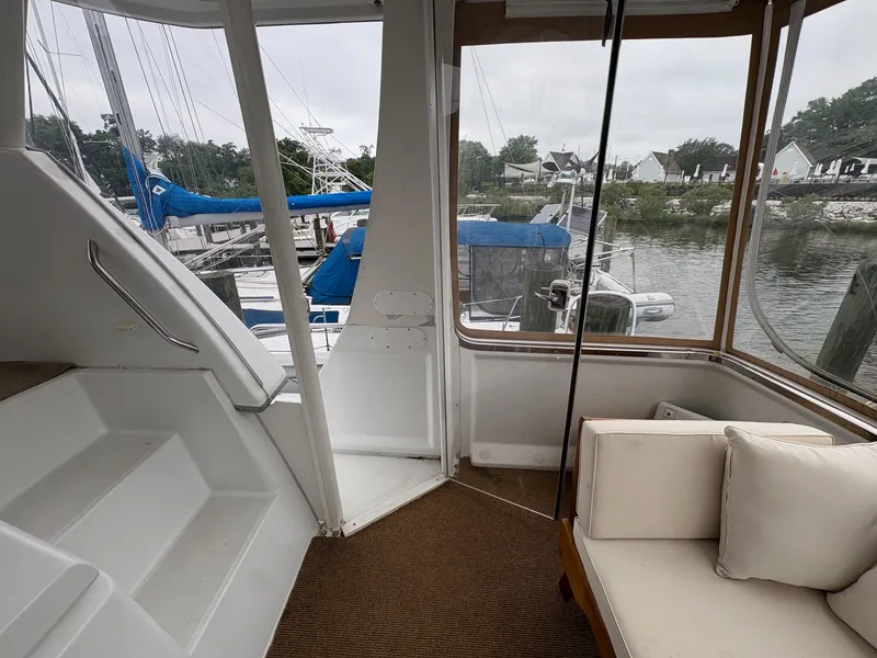 Slide: The Image of Carver Yachts 356 Motor Yacht 1999 - 51