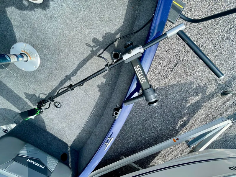 Slide: The Image of 2020 Tracker Pro Guide V-175 Combo boat interior with Seelite equipment. - 9