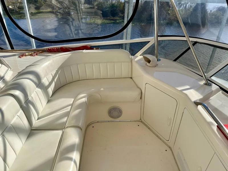 Slide: The Image of Sea Ray 550 Sedan Bridge 1997 - 10