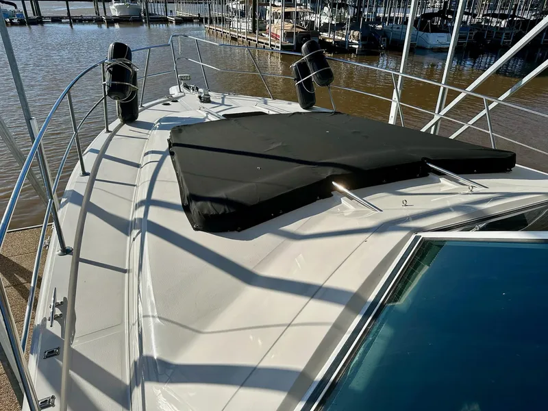 Slide: The Image of Sea Ray 550 Sedan Bridge 1997 - 20