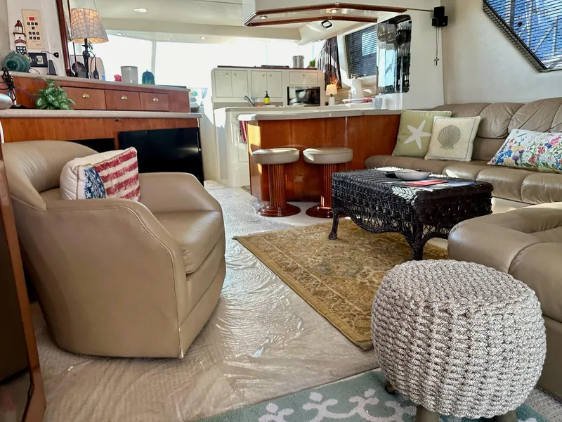 Slide: The Image of Sea Ray 550 Sedan Bridge 1997 - 27