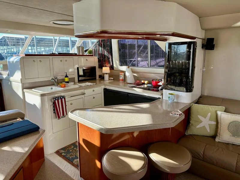 Slide: The Image of Sea Ray 550 Sedan Bridge 1997 - 29