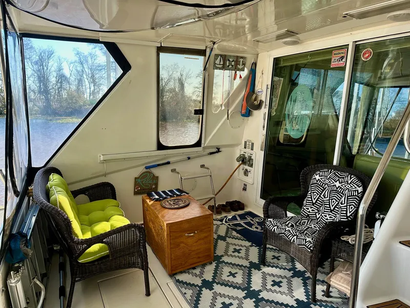 Slide: The Image of Sea Ray 550 Sedan Bridge 1997 - 3