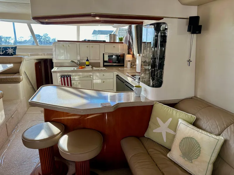 Slide: The Image of Sea Ray 550 Sedan Bridge 1997 - 33