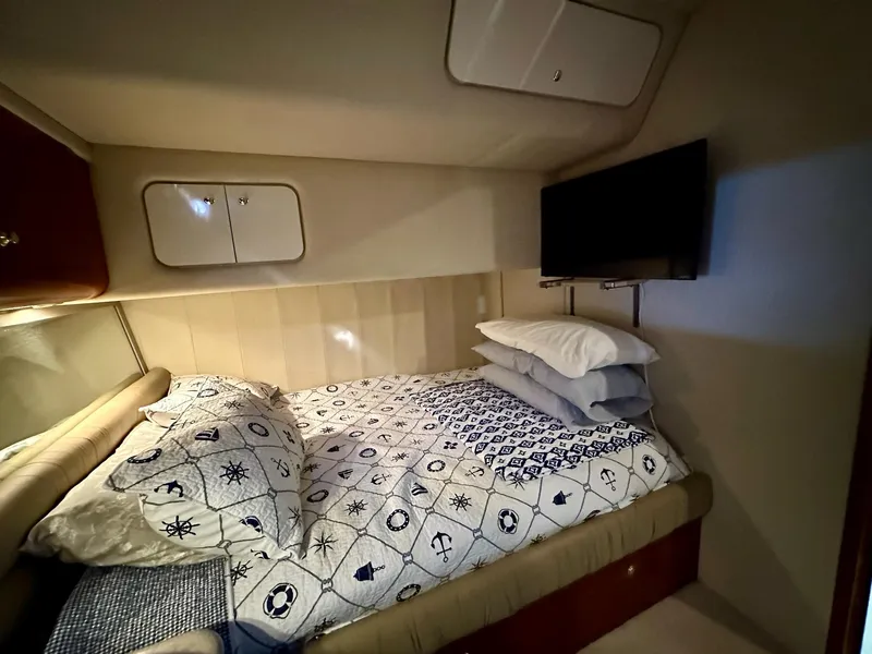 Slide: The Image of Sea Ray 550 Sedan Bridge 1997 - 39