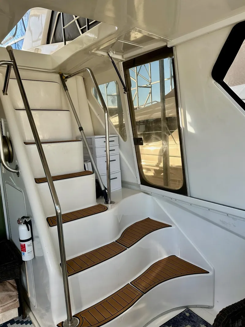 Slide: The Image of Sea Ray 550 Sedan Bridge 1997 - 4