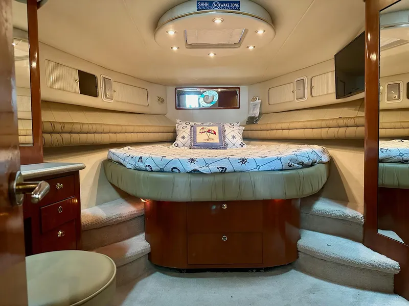 Slide: The Image of Sea Ray 550 Sedan Bridge 1997 - 44