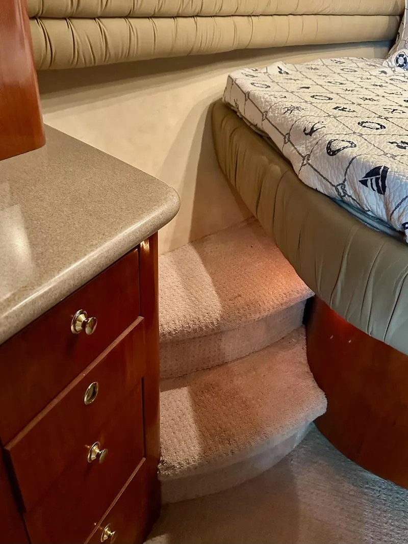 Slide: The Image of Sea Ray 550 Sedan Bridge 1997 - 45