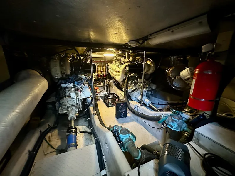 Slide: The Image of Sea Ray 550 Sedan Bridge 1997 - 51