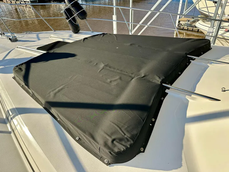 Slide: The Image of Sea Ray 550 Sedan Bridge 1997 - 55