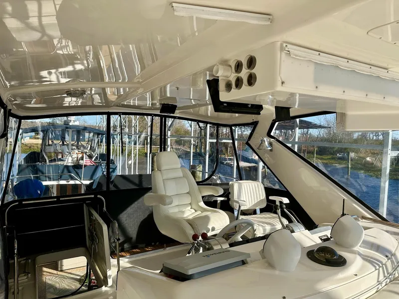 Slide: The Image of Sea Ray 550 Sedan Bridge 1997 - 9