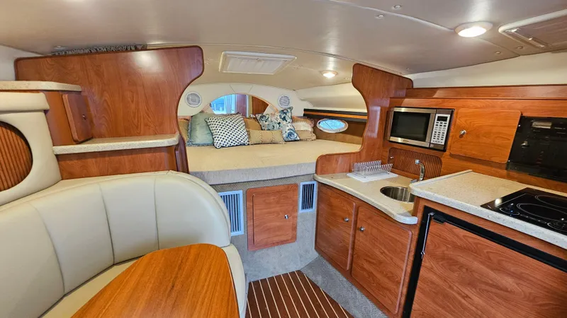 Slide: The Image of Rinker 320 Express Cruiser 2006 - 16