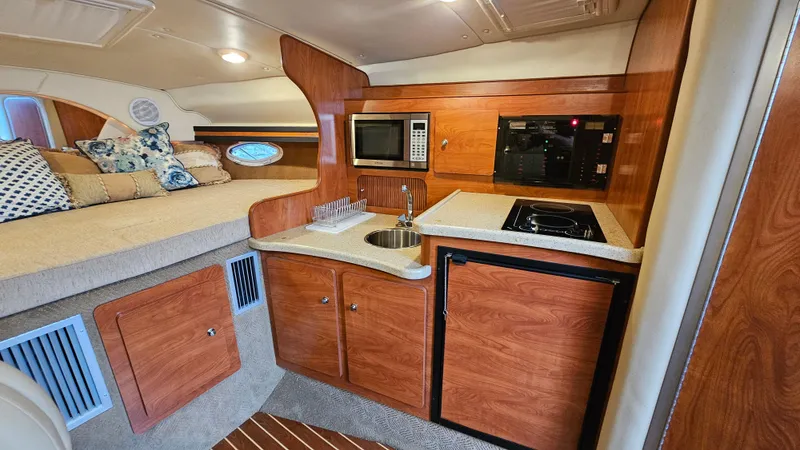 Slide: The Image of Rinker 320 Express Cruiser 2006 - 18