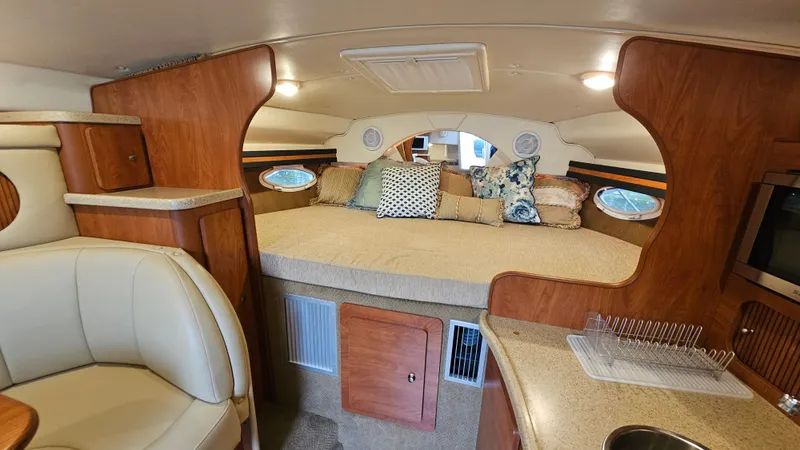 Slide: The Image of Rinker 320 Express Cruiser 2006 - 19