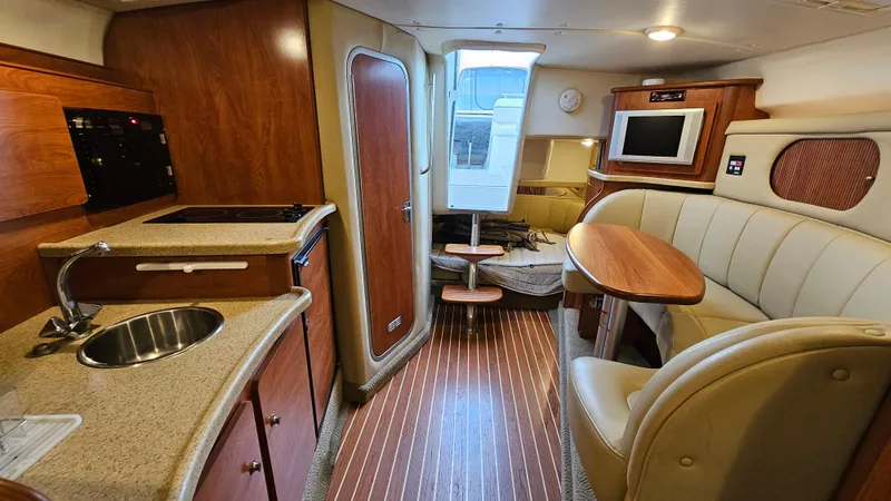 Slide: The Image of Rinker 320 Express Cruiser 2006 - 20